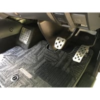 トヨタH200系ハイエースワイドボディ211K,216K,221K,226K,AT専用設計アルミペダル3点セット（ワゴン・コミューターの定員10人、14人の車両には対応しておりません） - 4