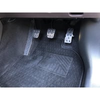 ヤリス 6MT MXPA10 専用 アルミペダル 4点セット ヒール＆トゥ対応 滑り止めバーリング加工 穴あけ不要 日本製 ダックスガーデン ブレーキ アクセル クラッチ フットレスト Made in Japan - 1