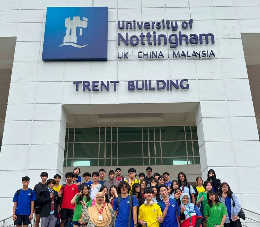 42 students from Economics and Accounting classes, along with staff, had an exciting campus tour at UNM to gain sight into university life and future academic pathways,