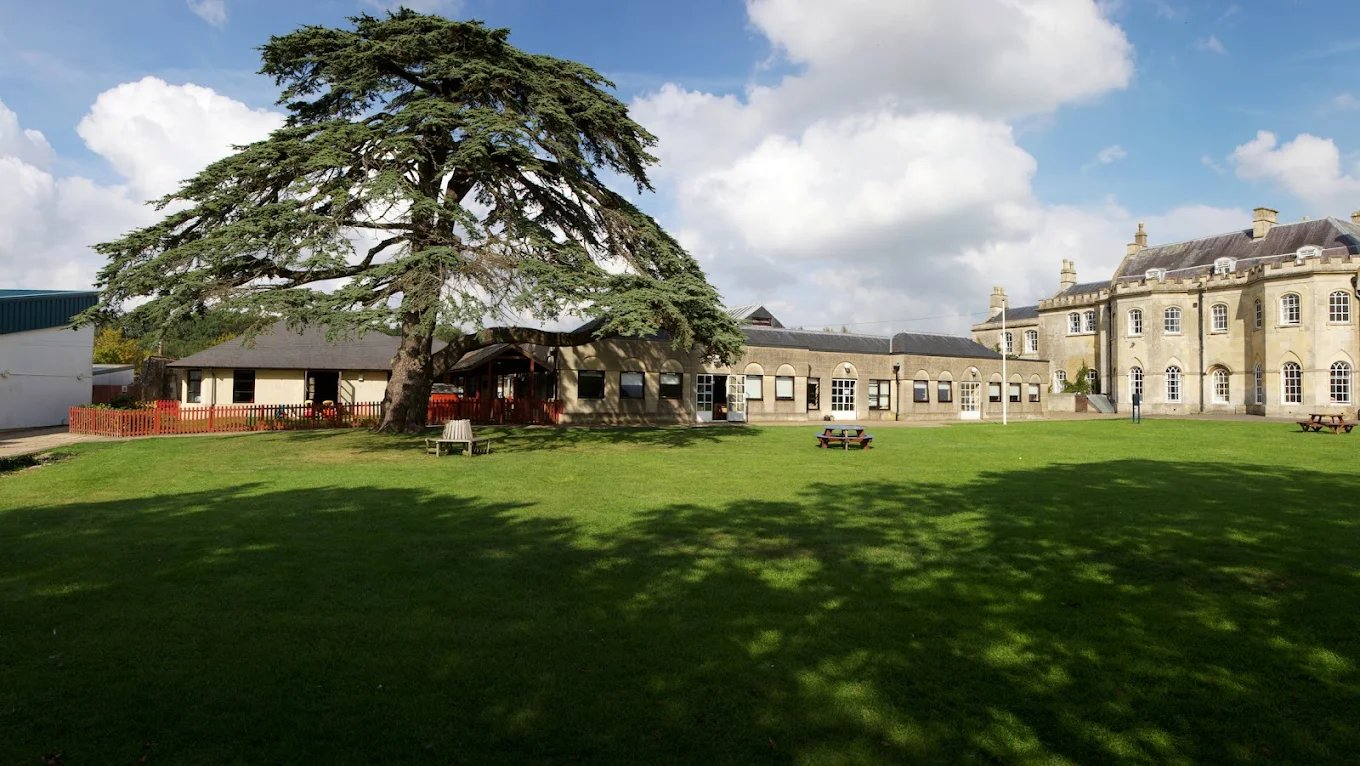Stonar School — international school in United Kingdom