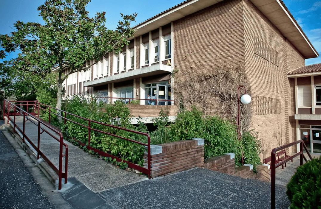 Institució La Vall — international school in Barcelona, Spain
