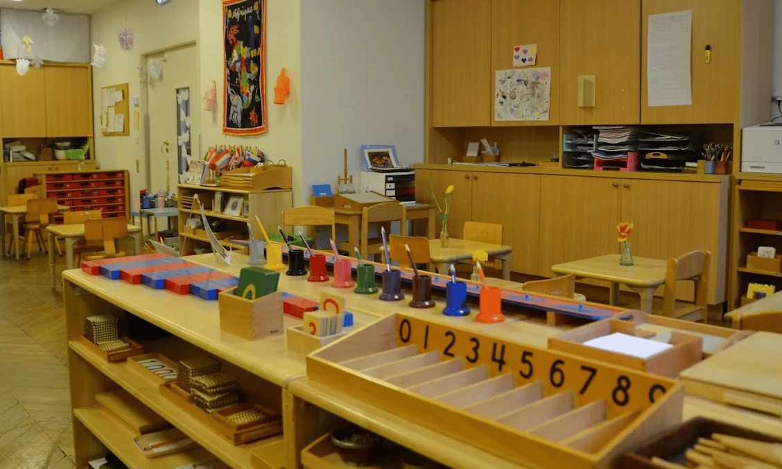 The Bilingual Montessori School of Paris - George V Campus — international school in Paris, France