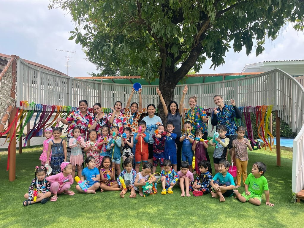 The KAIS Discovery community posing during an event.