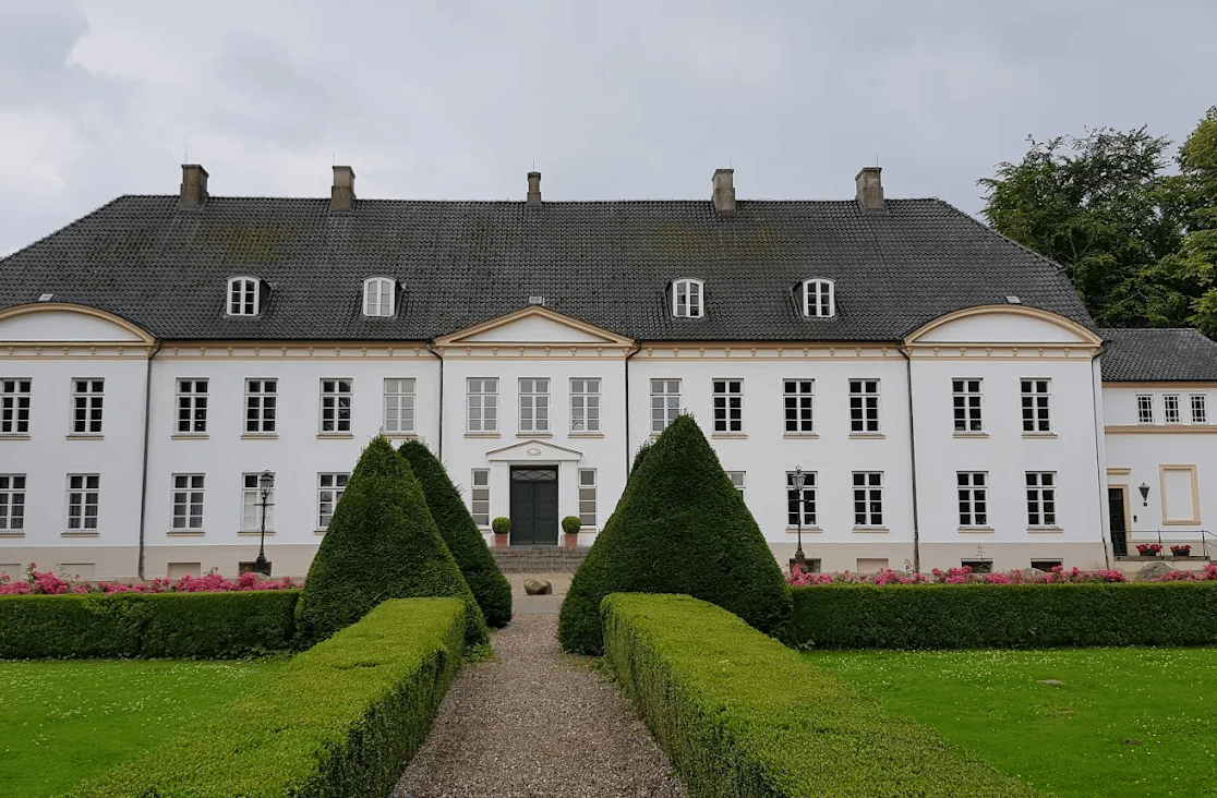 Stiftung Louisenlund — international school in Guby, Germany