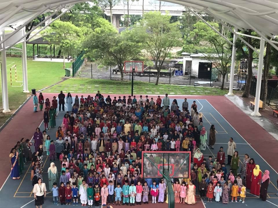 APIS Primary and Secondary come together for Independence Day celebrations