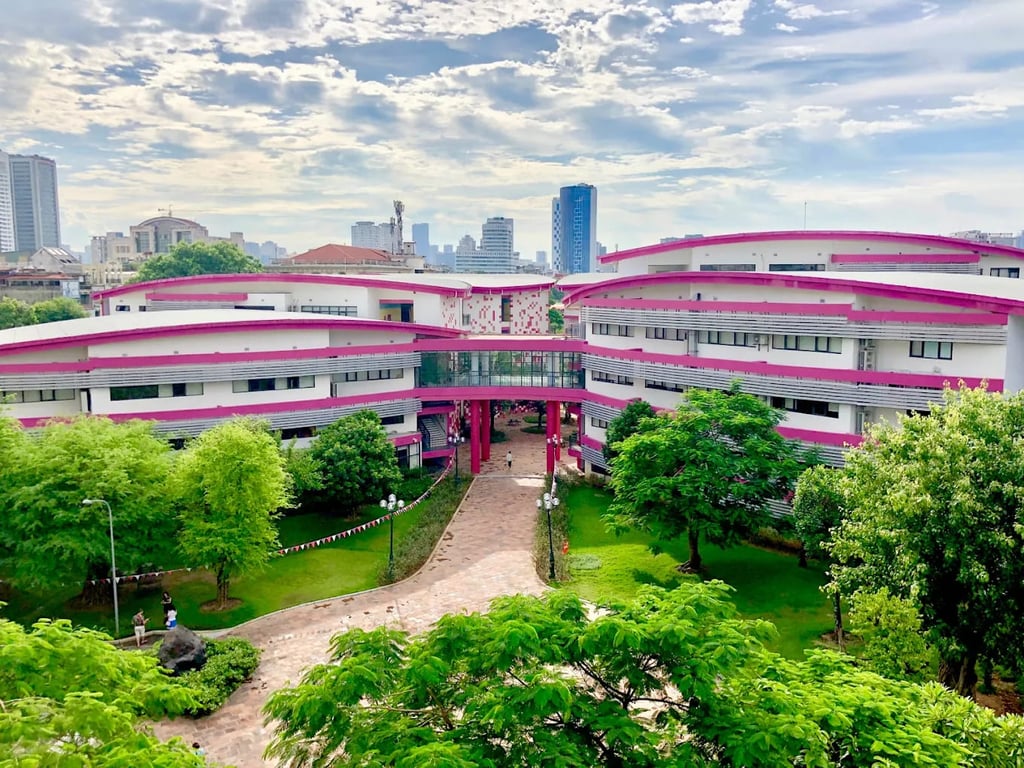 Aerial view of TH School Chua Boc campus surrounded by greenery.