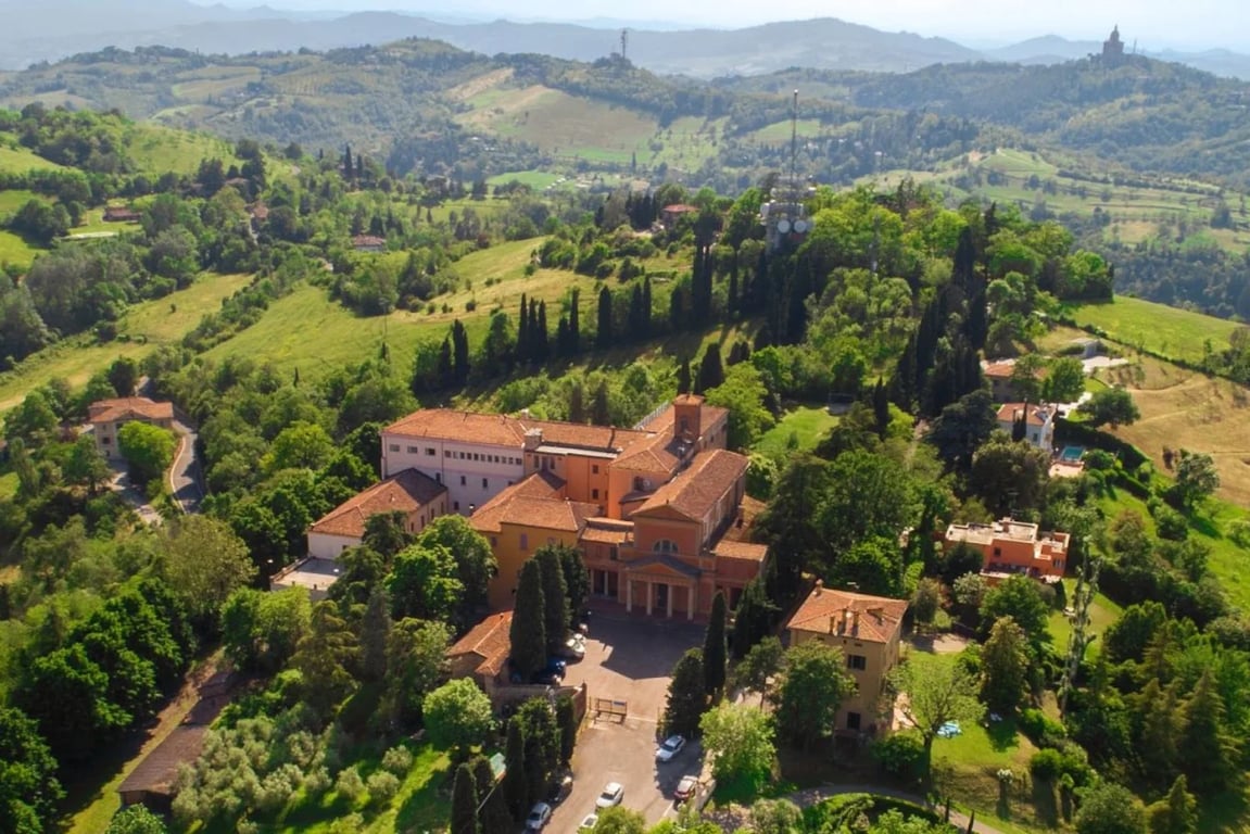 Kinder College — international school in Bologna, Italy