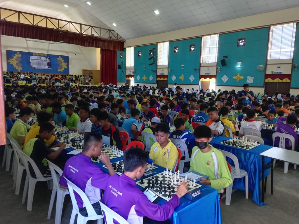 Oakrich students compete in a large-scale inter-school chess tournament.