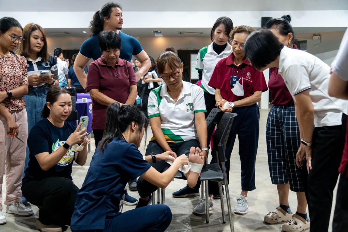 Educational conference focused on first aid and rehabilitation in school.