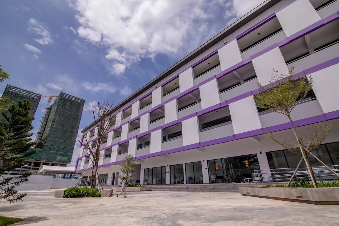 Main campus building NIRA International School.