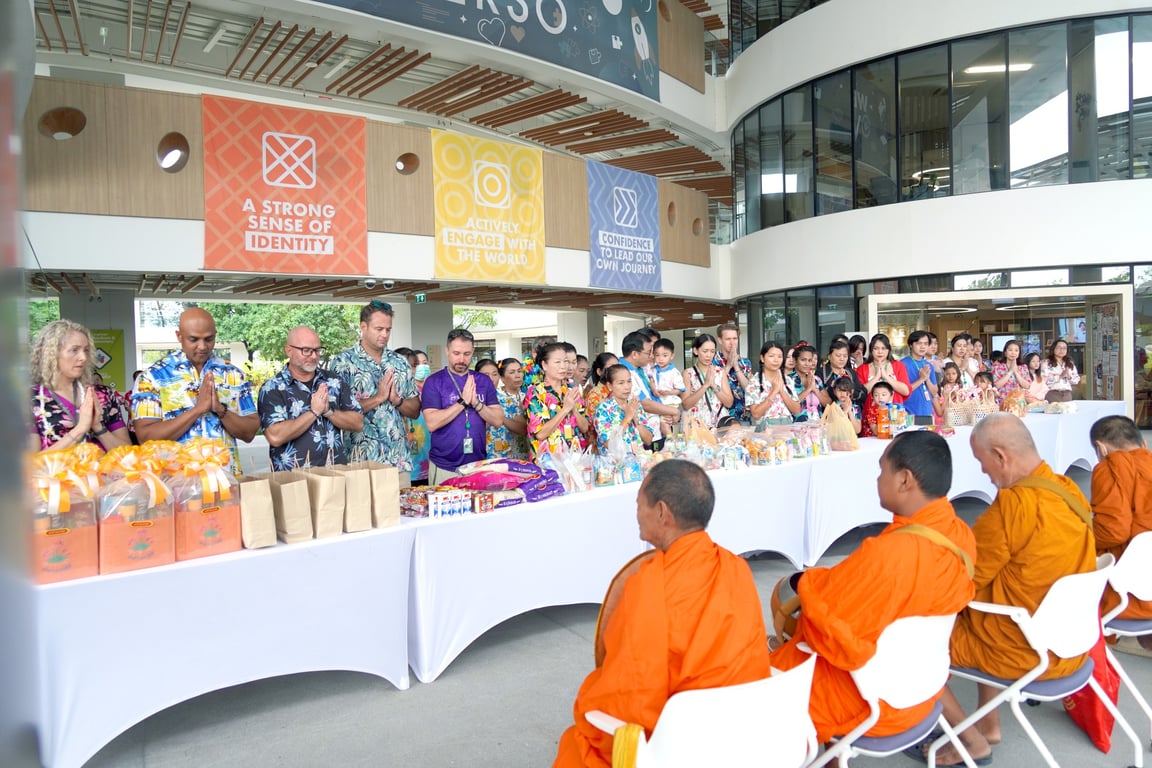 The VERSO community celebrating Songkran.