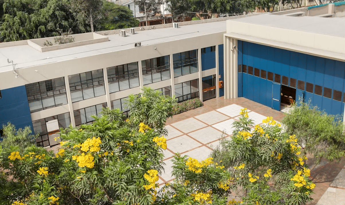 Colegio Alpamayo — international school in Lima, Peru