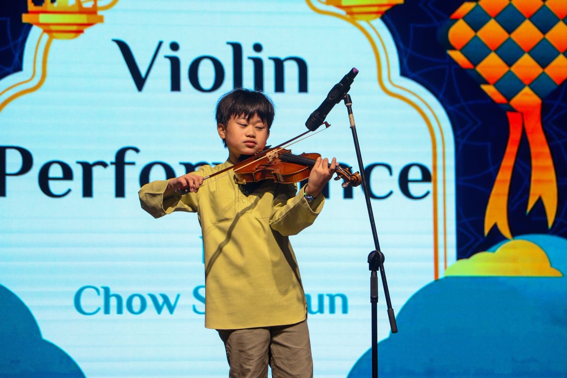 Primary and Secondary School students came together for a schoolwide event for the Hari Raya celebration with performances, songs and learning.