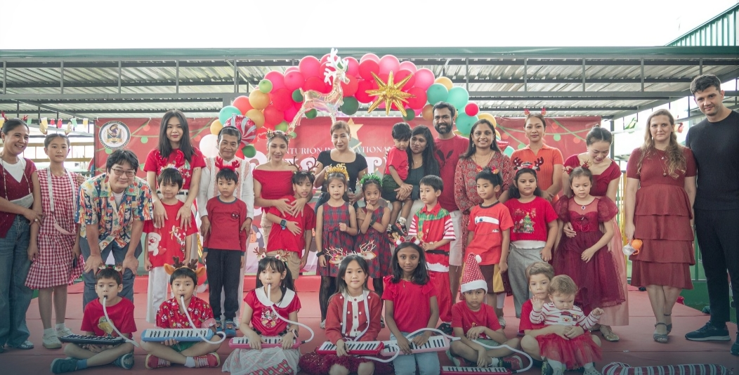 Christmas celebration brings together students and families.