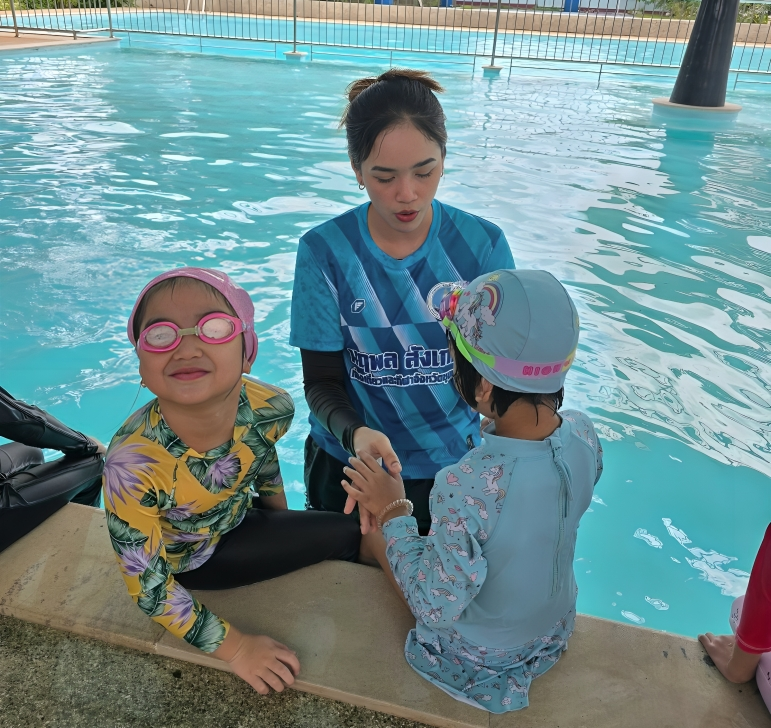 Grade 1 students during their first swimming lesson.