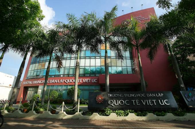 Vietnam Australia International School Ba Thang Hai building on a sunny day.