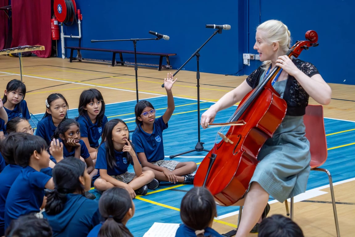 Parents share their expertise during the Integrated Studies unit on Sound, delivering a hands-on session to the Year 5 class.