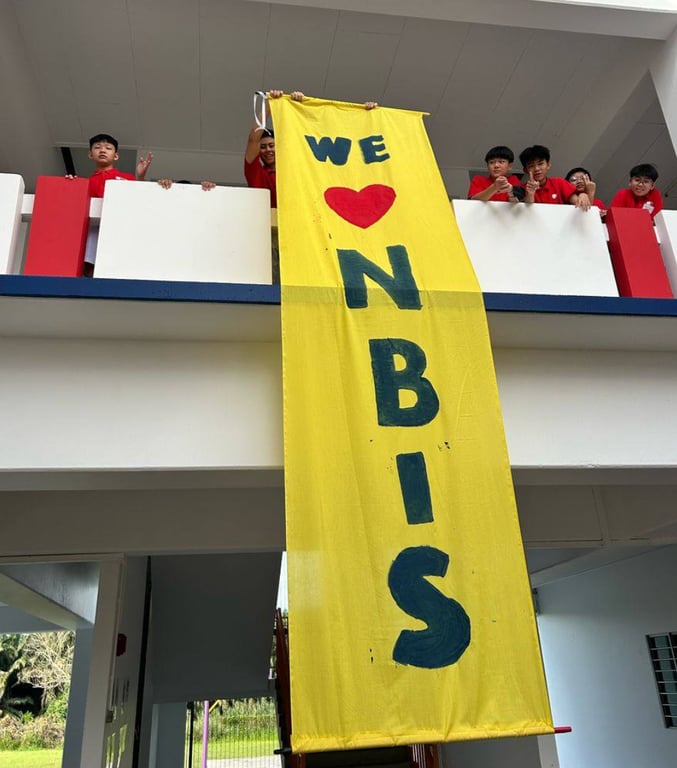 Students celebrating the School’s anniversary.