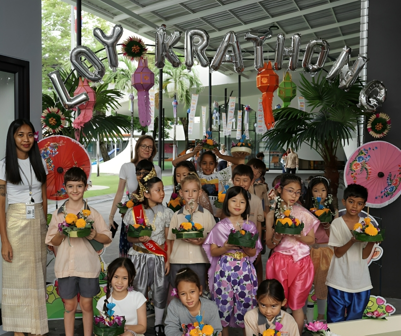 Students celebrate Thai culture together during the Loy Krathong festival.