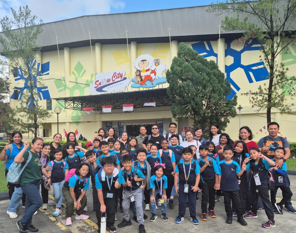 Students gathered together on the field trip to Snow City