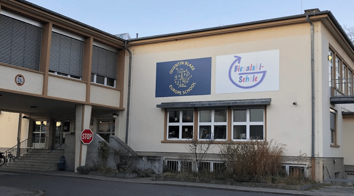 Getting-to-know-you tour for prospective families (Kennenlernrundgang)