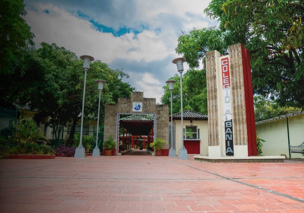 Colegio Albania — international school in Albania, Colombia