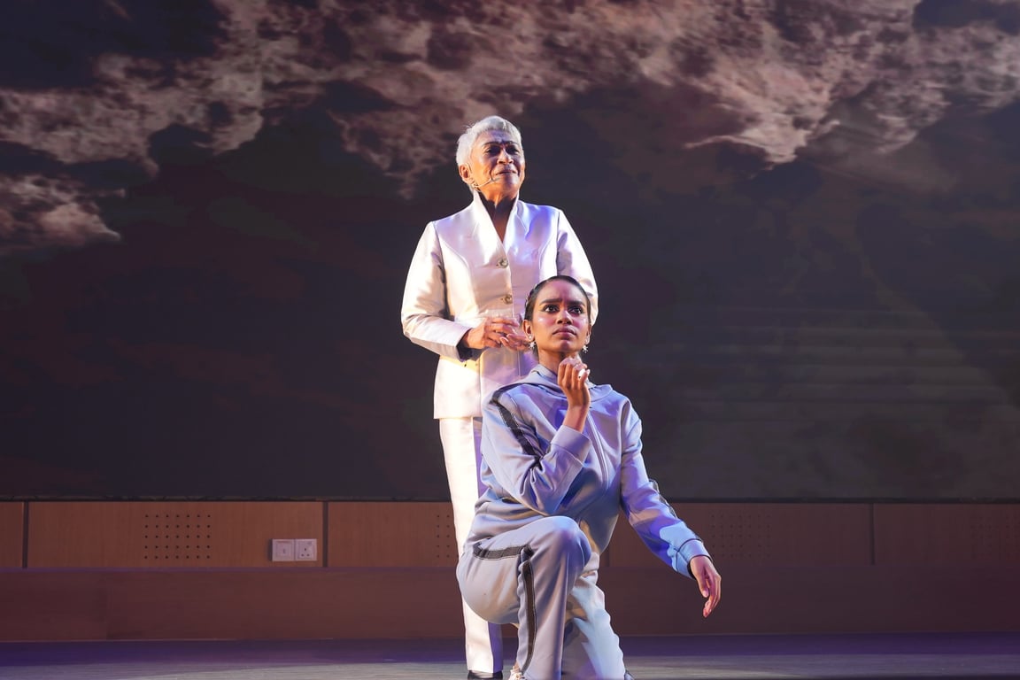 Sutra Foundation dancers performing Meniti Cakerawala 2.0 at SISM.