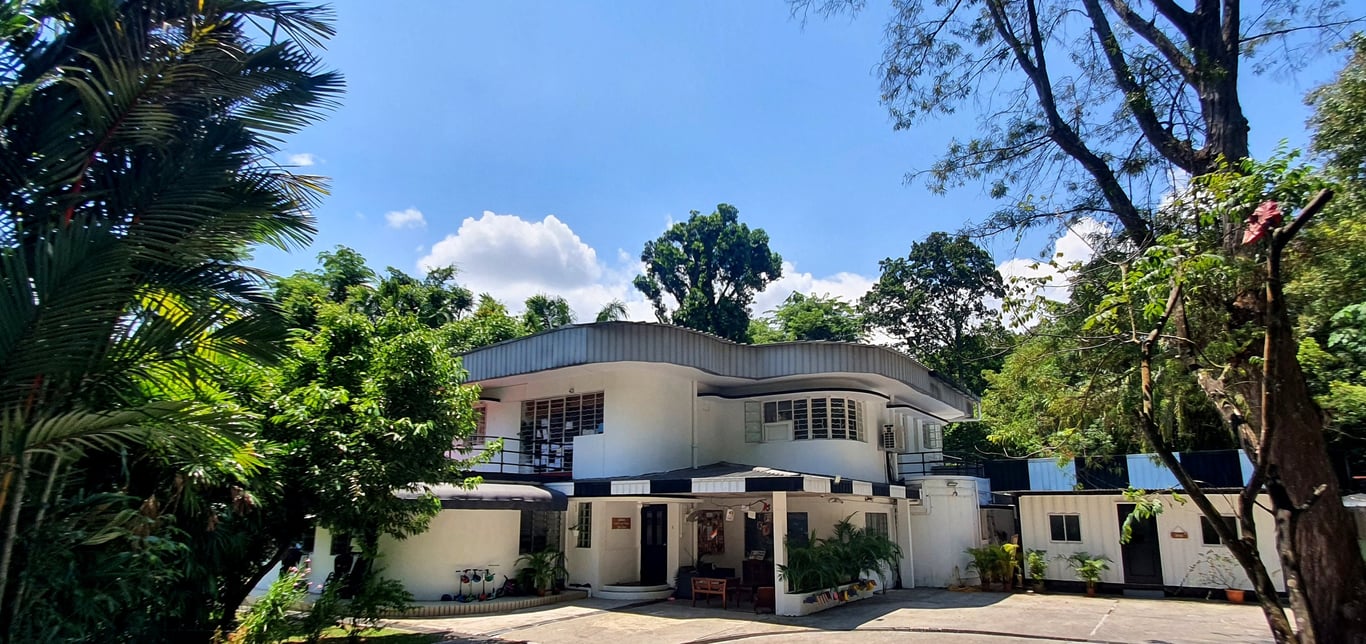 Front view of the Blue House International - Tanglin campus.