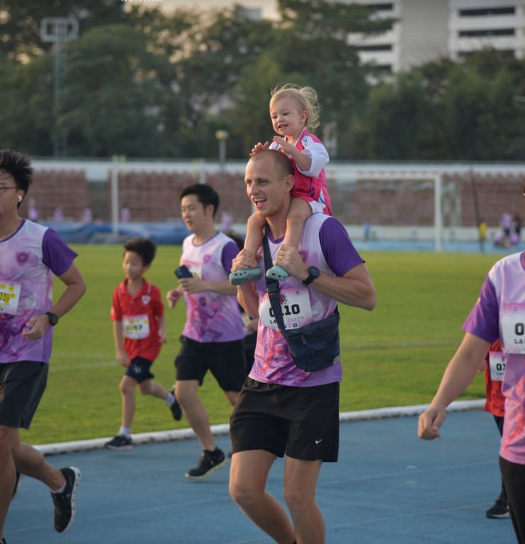 Students and parents participating in the ANS Fun Run.
