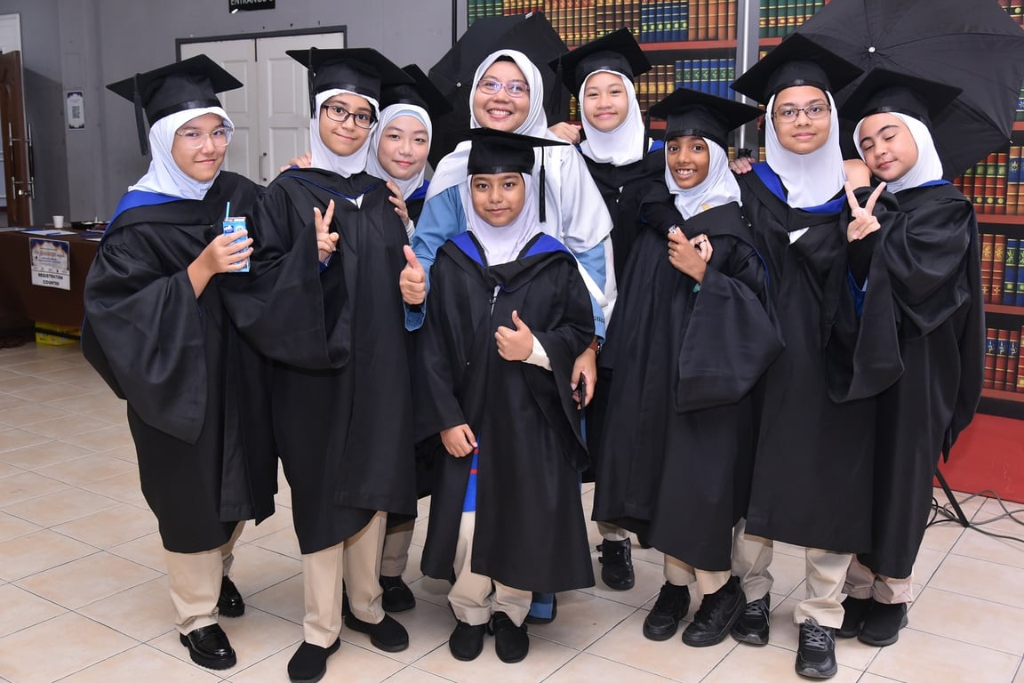 Students gather during the 17th Graduation Ceremony at IISM.