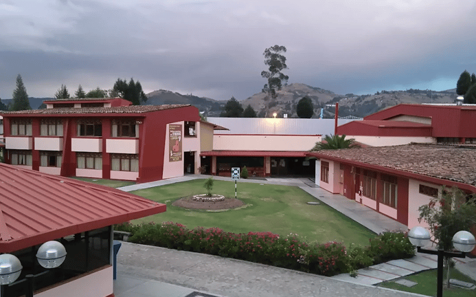 Davy College — international school in Cajamarca, Peru