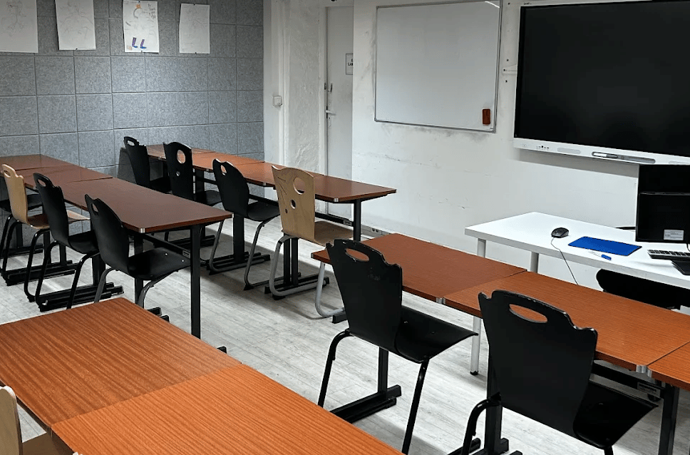 Kingsworth International School - Secondary Section — international school in Paris, France