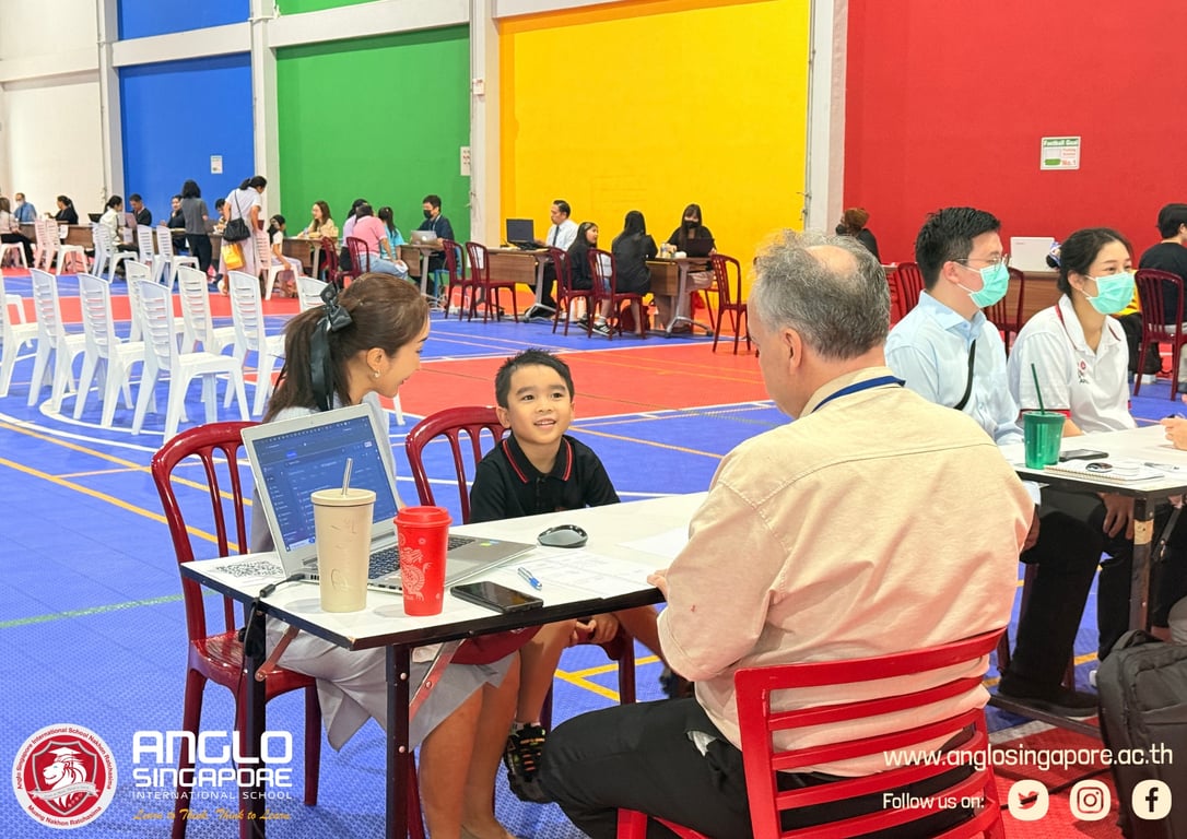 Engaging conversations at Anglo Korat’s Parent-Teacher Meeting.