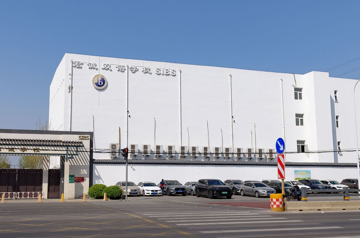 The main exterior and entrance of the Springboard International Bilingual School campus.