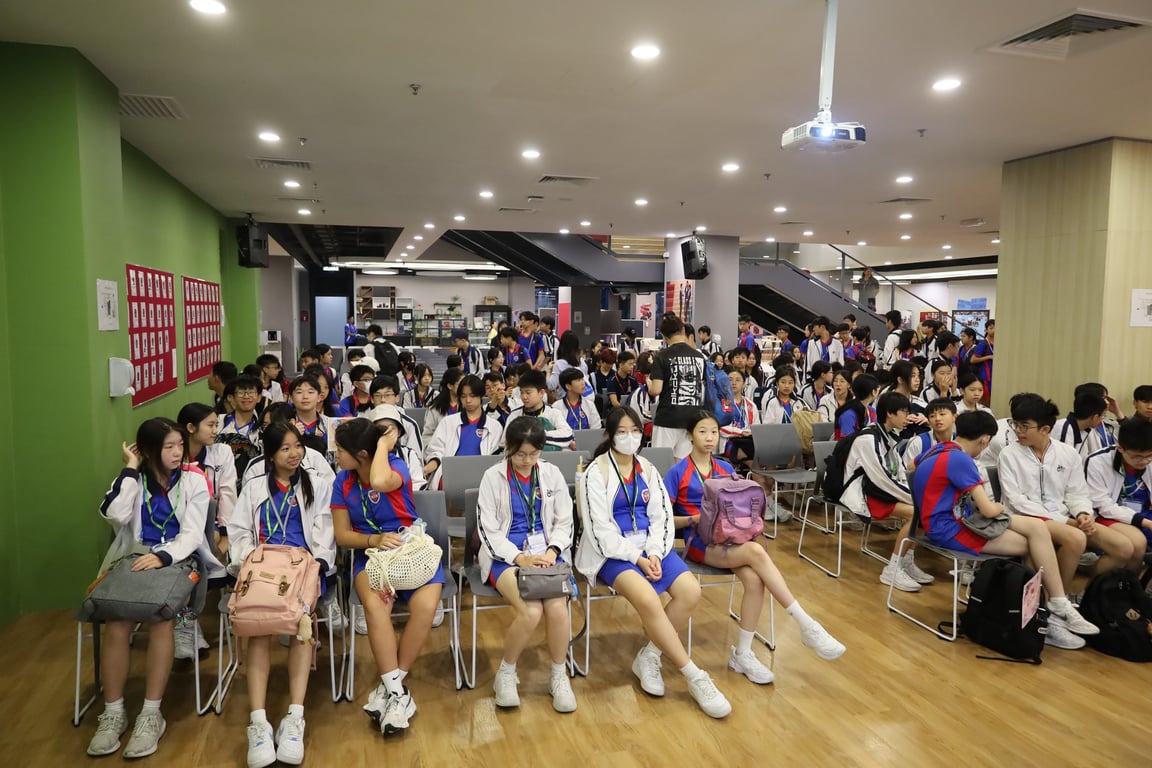 Students at CHM hosted exchange students from PLKCKY (Hong Kong), one of the global partners of Charterhouse.