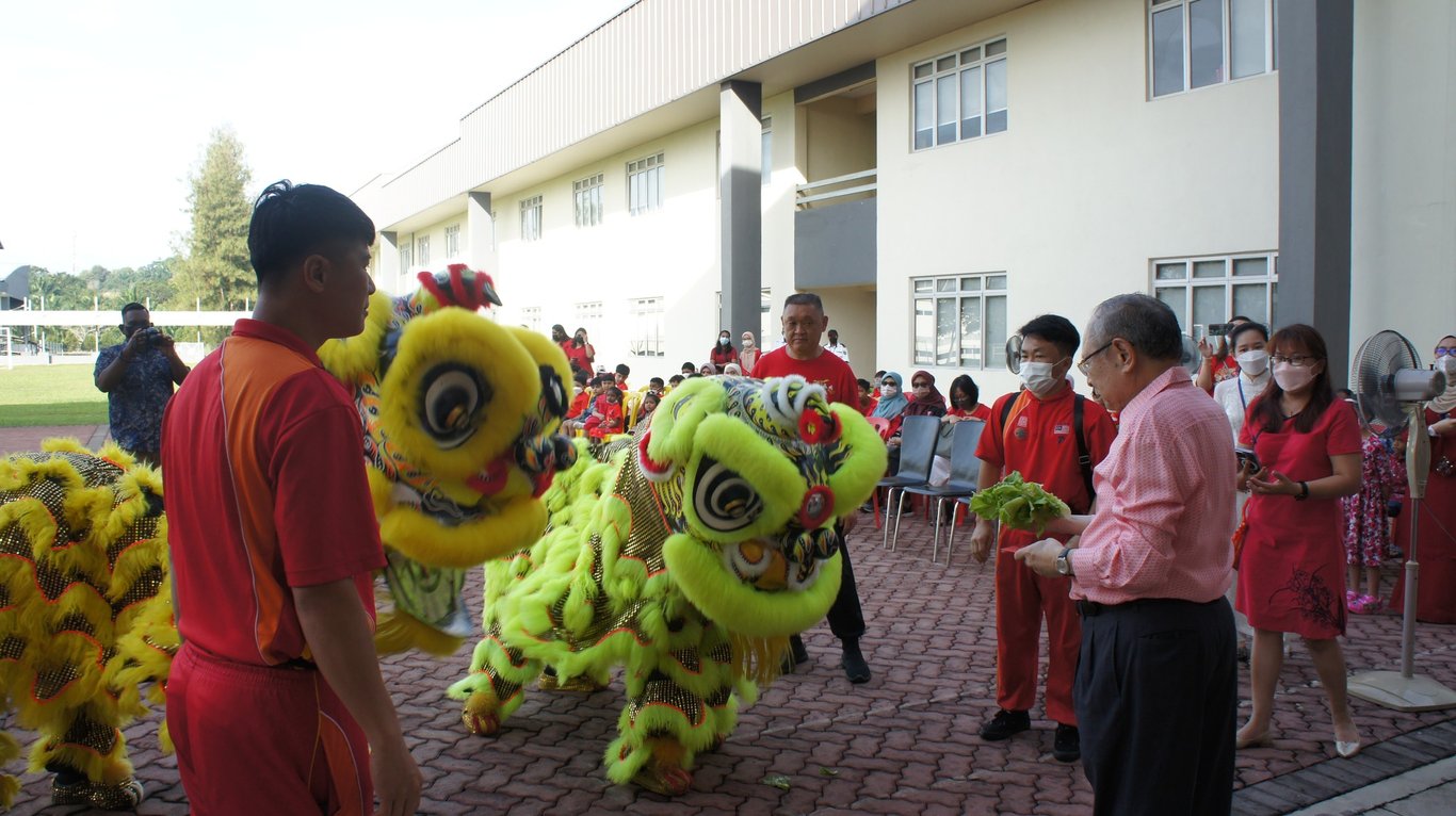 Students and parents were treated to a spectacular Lion Dance performance at the quad just before we break for the Chinese New Year holiday.