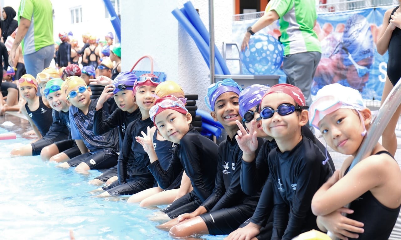 Year 1 and 2 students showcase their swimming skills in front of their families at the Swimming Gala.
