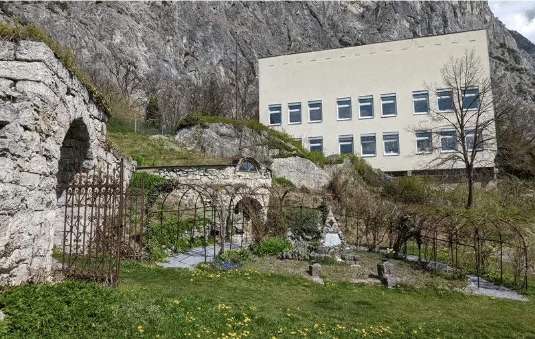 Foxhill International Bilingual School — international school in Innsbruck, Austria