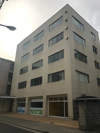Exterior view of Tokyo Bay International School.
