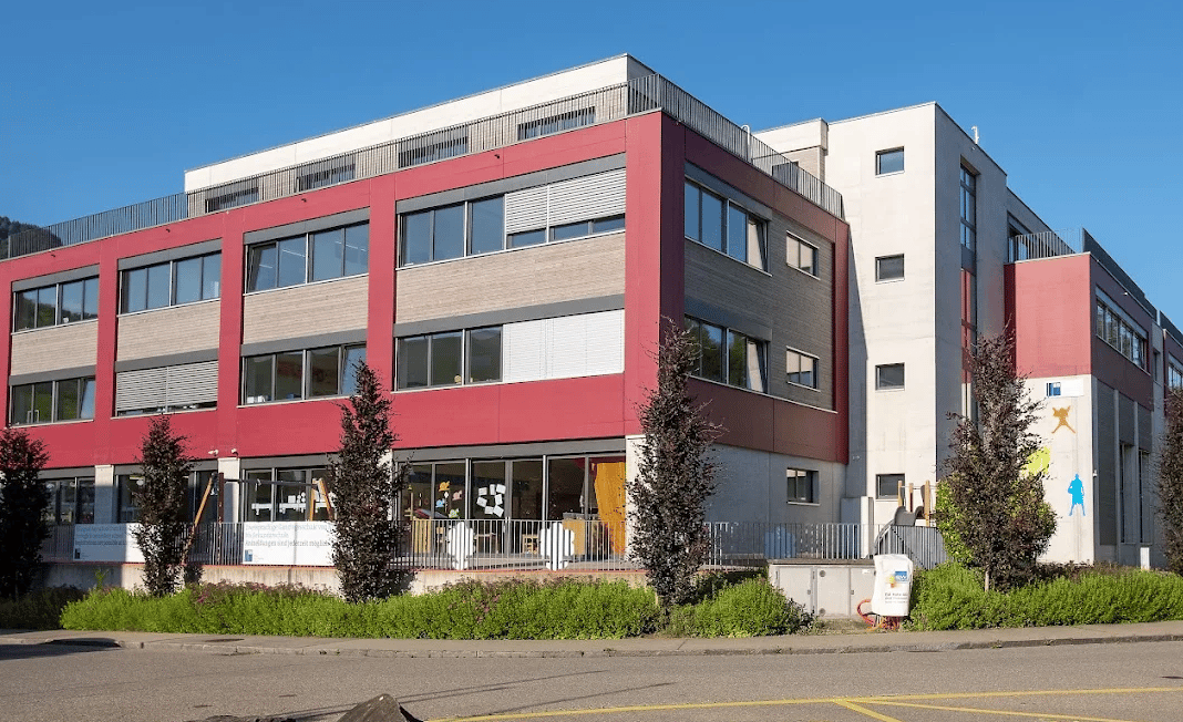 SIS Swiss International School Pfäffikon-Schwyz — international school in Zug, Switzerland