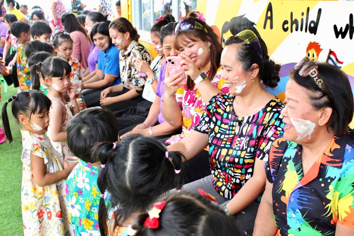 The MICS community celebrating Songkran.