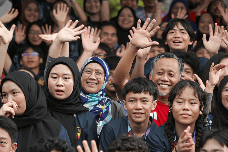 Students and staff gathered to celebrate the end of a school-wide event focused on unity and wellbeing.