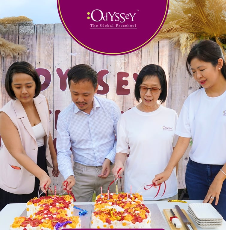The Odyssey community celebrating 15 years of the Fourth-Avenue Campus.