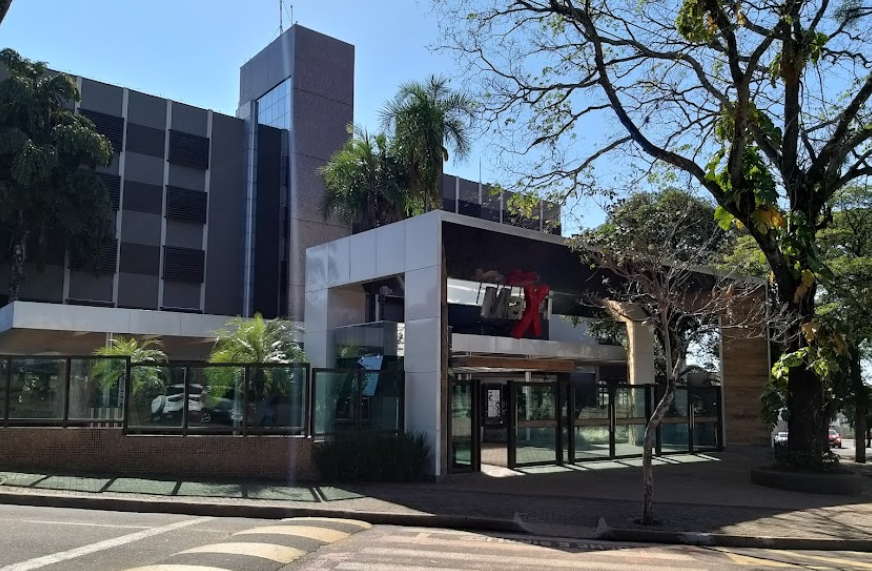 Colégio Maxi — international school in Londrina, Brazil