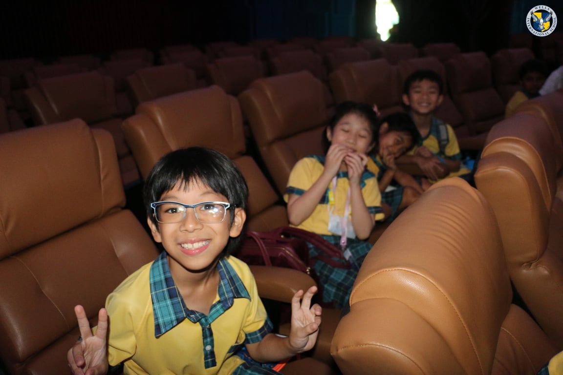Grade 3 students seated for the planetarium show.