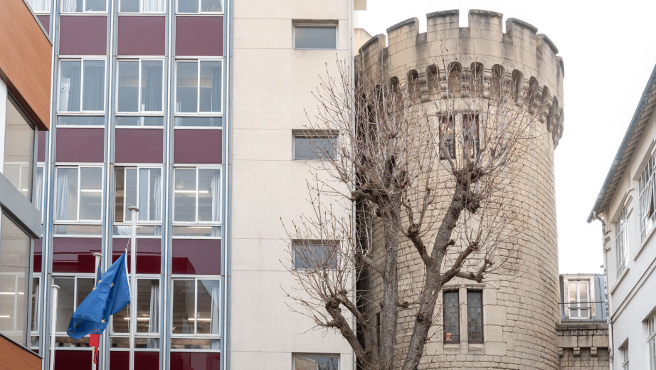 La Tour Paris - Anglophone Section — international school in Paris, France
