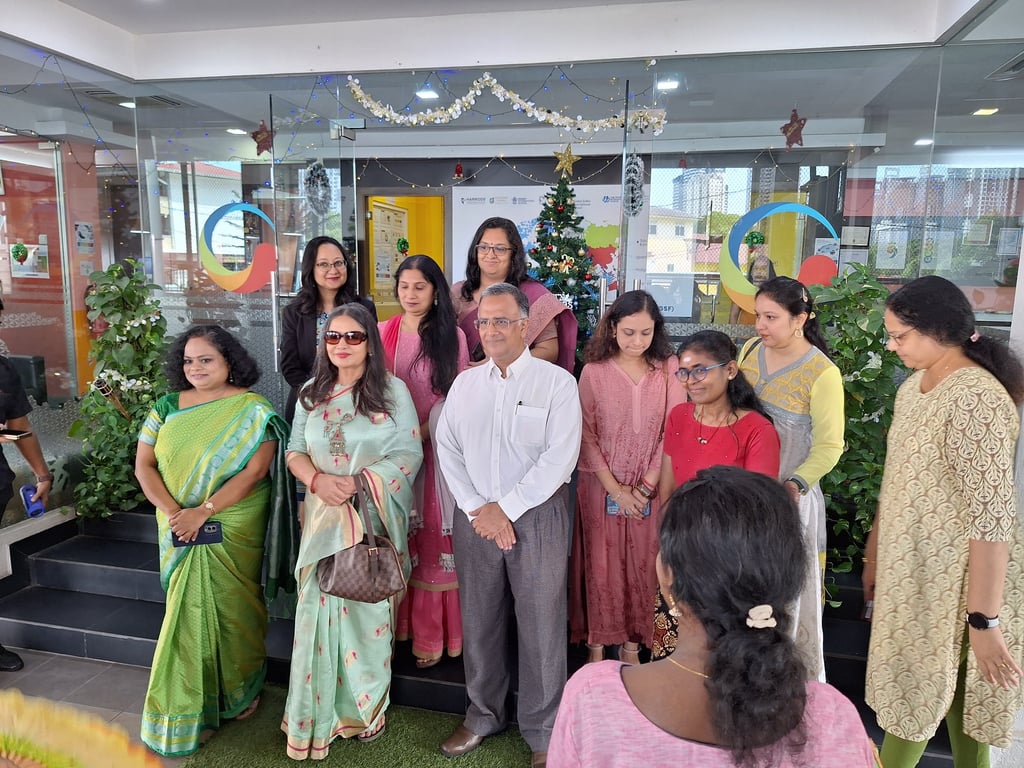 Bollywood actress Shabana Azmi visited campus, meeting with parents and students.