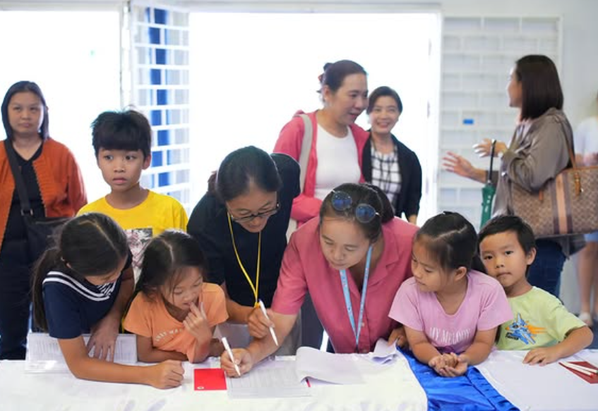 Parents at the orientation day.