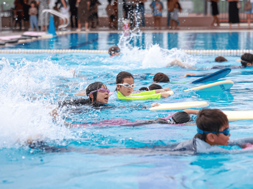Students participating in the "Swim Gala" event organized by RAS.