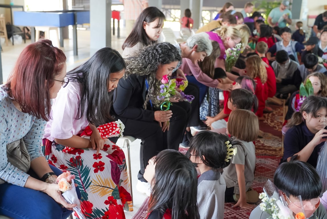 The CRICS community celebrating Wai Kru Day.